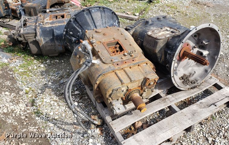 image for item GG9595 (4) Eaton Fuller 10 speed straight cores