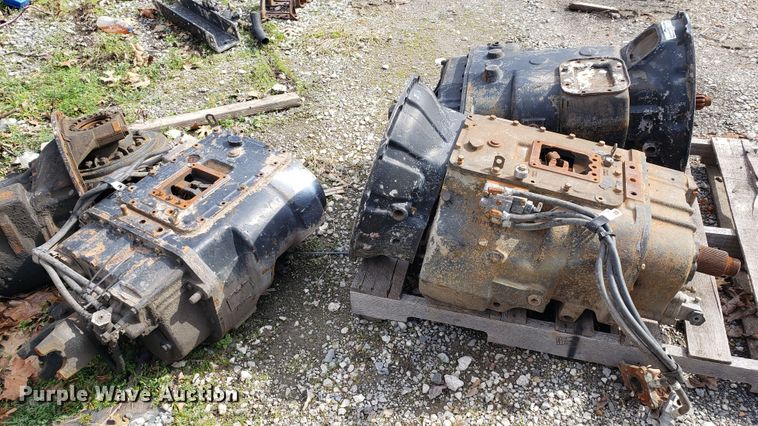 image for item GG9595 (4) Eaton Fuller 10 speed straight cores