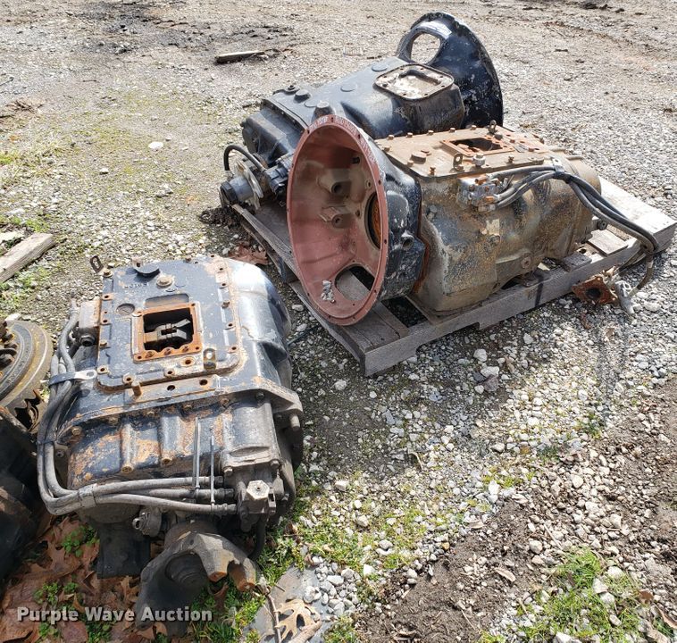 image for item GG9595 (4) Eaton Fuller 10 speed straight cores