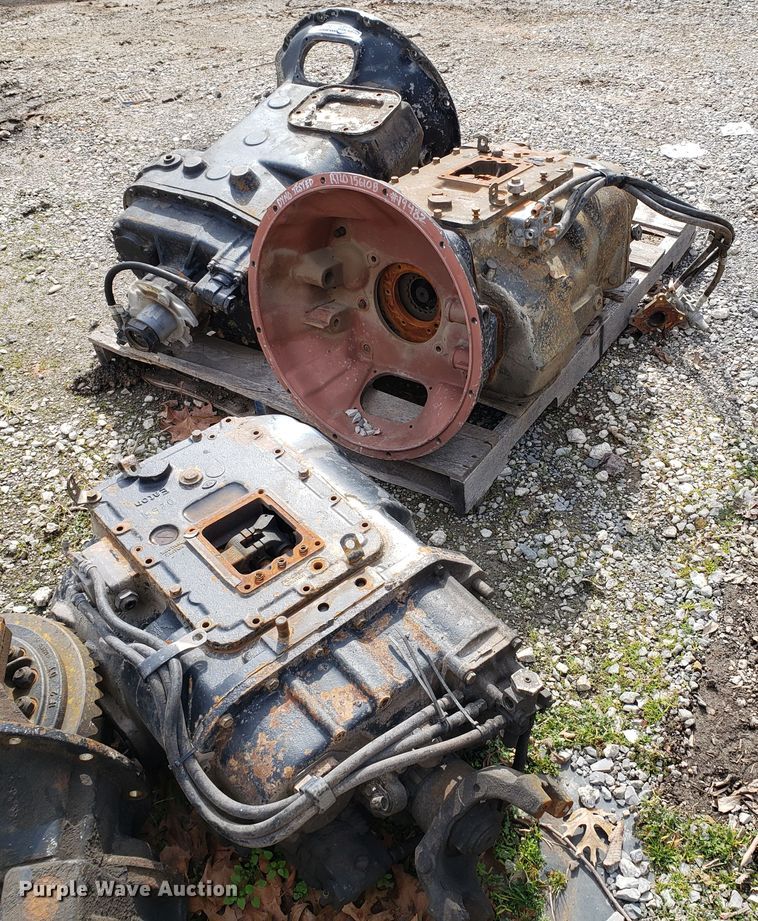 image for item GG9595 (4) Eaton Fuller 10 speed straight cores