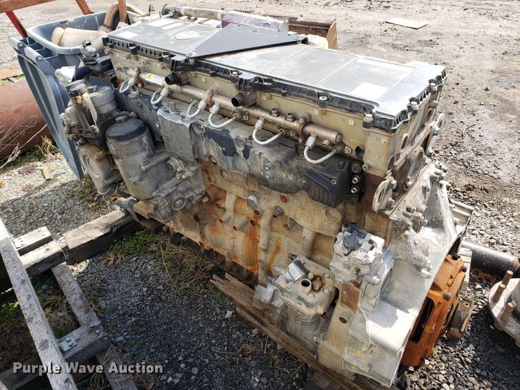 image for item GG9596 Detroit Diesel DD15 six cylinder diesel engine