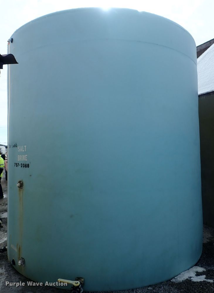 image for item DC3311 1998 Norwesco 40353 salt brine tank