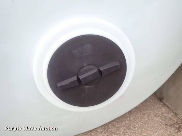 image for item DC3312 2001 Sprayer Specialties LDS10000-1 salt brine tank