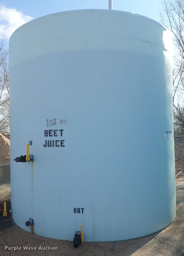 image for item DC3322 1998 Norwesco salt brine tank