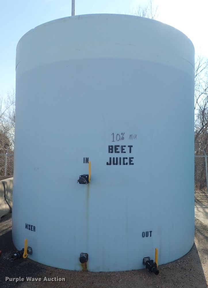 image for item DC3322 1998 Norwesco salt brine tank