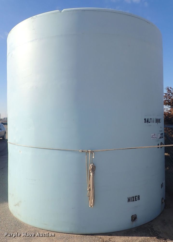 image for item DC3323 1998 Norwesco salt brine tank