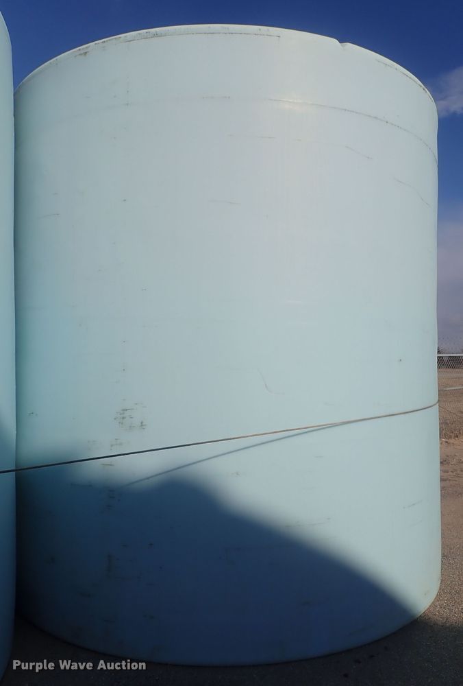 image for item DC3323 1998 Norwesco salt brine tank