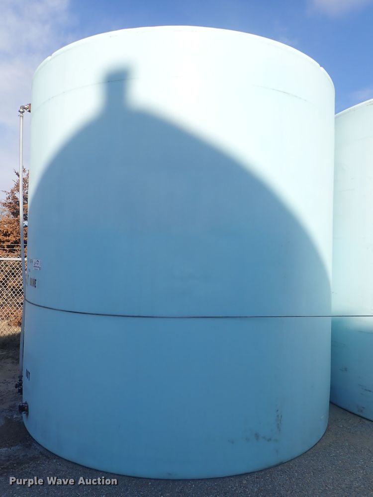 image for item DC3324 2004 Norwesco 40353 salt brine tank