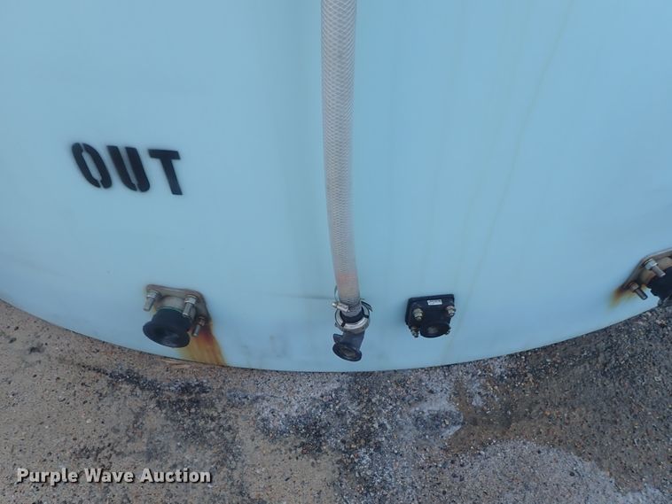 image for item DC3324 2004 Norwesco 40353 salt brine tank