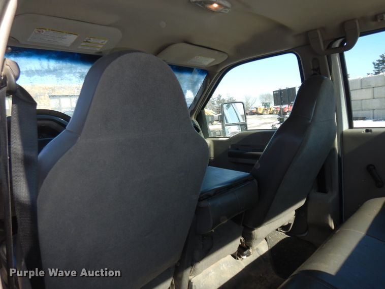 image for item DE4256 2009 Ford F250 Super Duty Crew Cab utility bed pickup truck