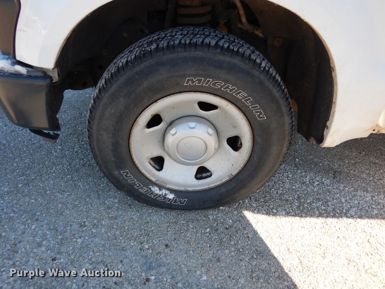 image for item DE4256 2009 Ford F250 Super Duty Crew Cab utility bed pickup truck