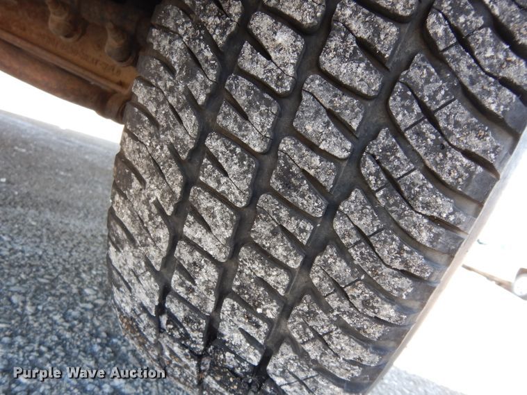 image for item DE4256 2009 Ford F250 Super Duty Crew Cab utility bed pickup truck