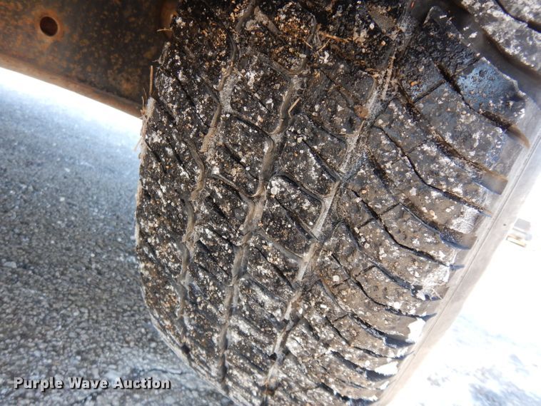 image for item DE4256 2009 Ford F250 Super Duty Crew Cab utility bed pickup truck