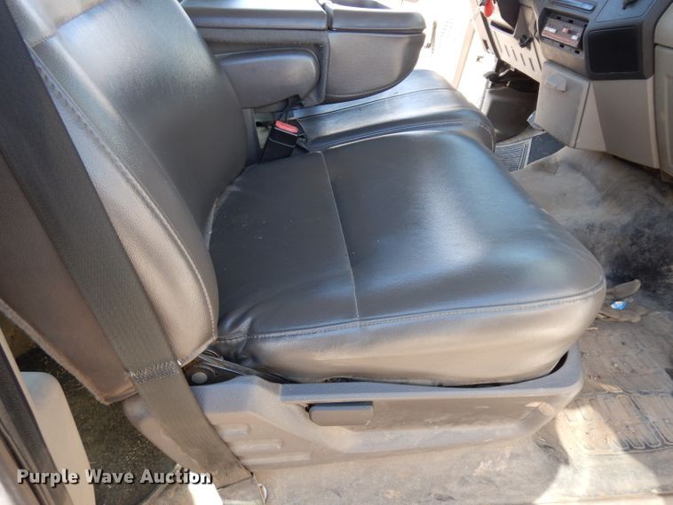 image for item DE4256 2009 Ford F250 Super Duty Crew Cab utility bed pickup truck