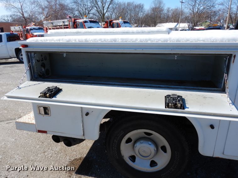 image for item DE4256 2009 Ford F250 Super Duty Crew Cab utility bed pickup truck