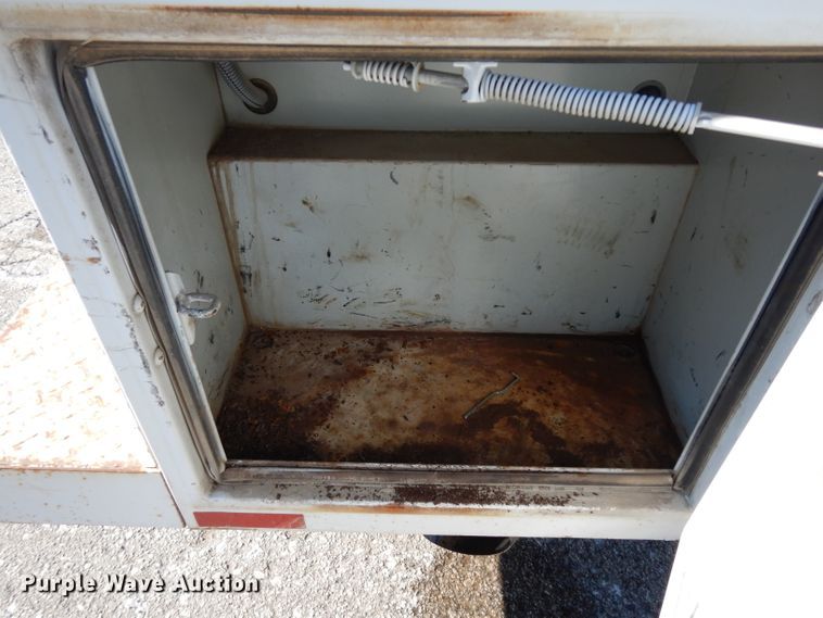 image for item DE4256 2009 Ford F250 Super Duty Crew Cab utility bed pickup truck