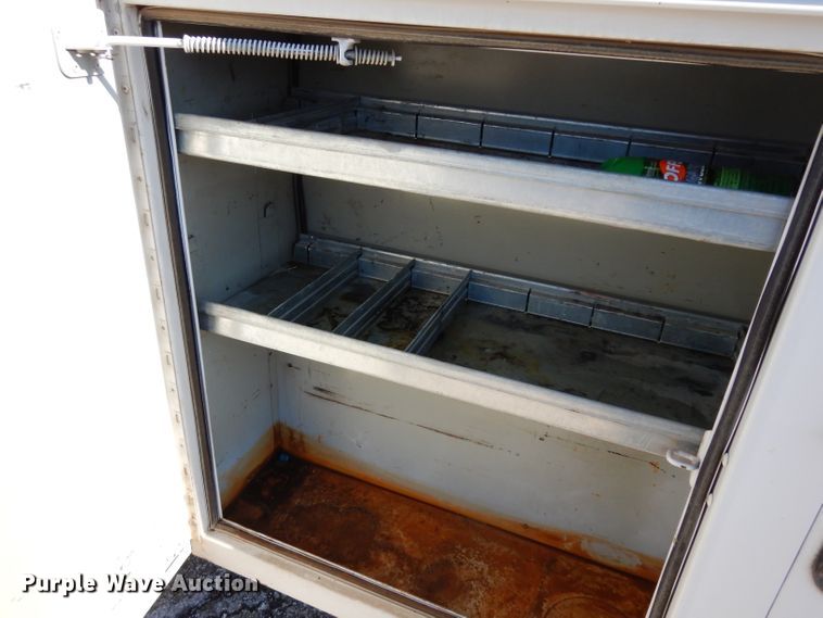 image for item DE4256 2009 Ford F250 Super Duty Crew Cab utility bed pickup truck