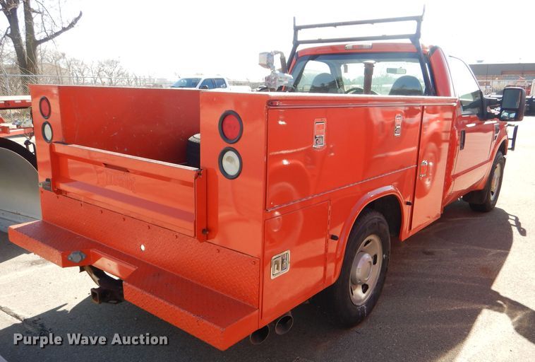 image for item DE4406 2008 Ford F250 Super Duty utility bed pickup truck