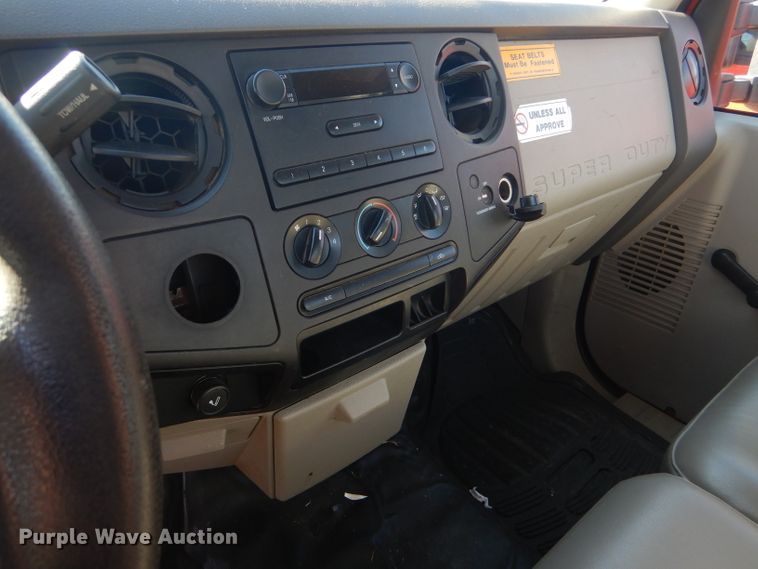 image for item DE4406 2008 Ford F250 Super Duty utility bed pickup truck