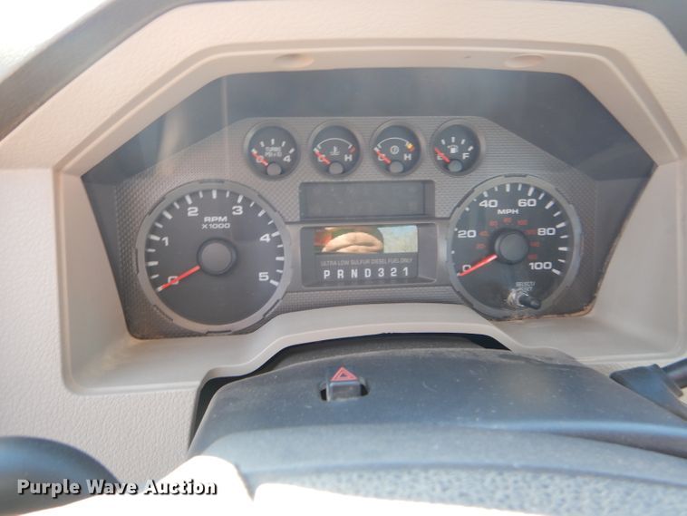 image for item DE4406 2008 Ford F250 Super Duty utility bed pickup truck