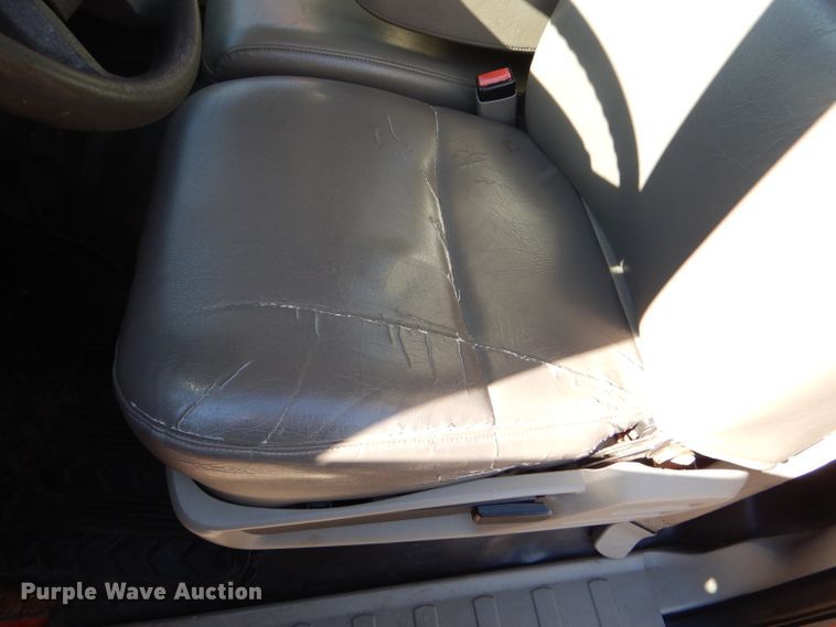 image for item DE4406 2008 Ford F250 Super Duty utility bed pickup truck