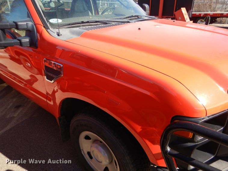 image for item DE4406 2008 Ford F250 Super Duty utility bed pickup truck