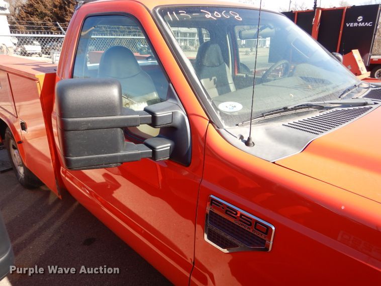 image for item DE4406 2008 Ford F250 Super Duty utility bed pickup truck