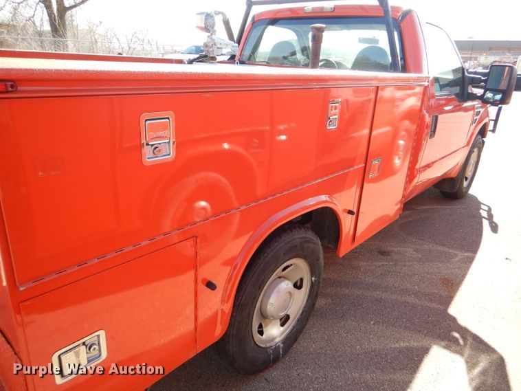 image for item DE4406 2008 Ford F250 Super Duty utility bed pickup truck
