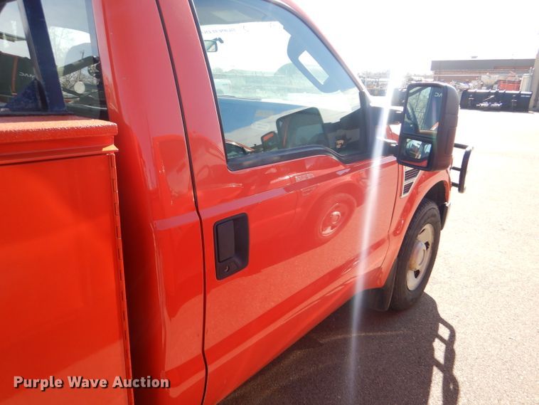 image for item DE4406 2008 Ford F250 Super Duty utility bed pickup truck