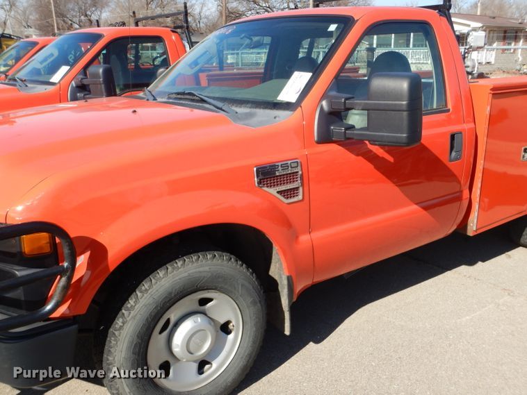 image for item DE4406 2008 Ford F250 Super Duty utility bed pickup truck