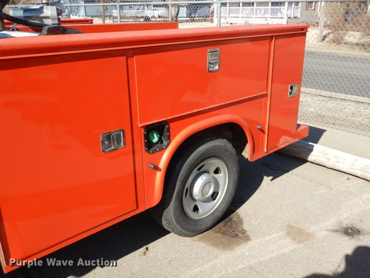 image for item DE4406 2008 Ford F250 Super Duty utility bed pickup truck