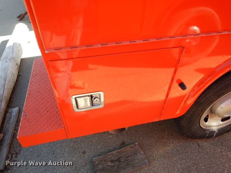 image for item DE4406 2008 Ford F250 Super Duty utility bed pickup truck