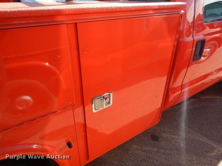 image for item DE4406 2008 Ford F250 Super Duty utility bed pickup truck