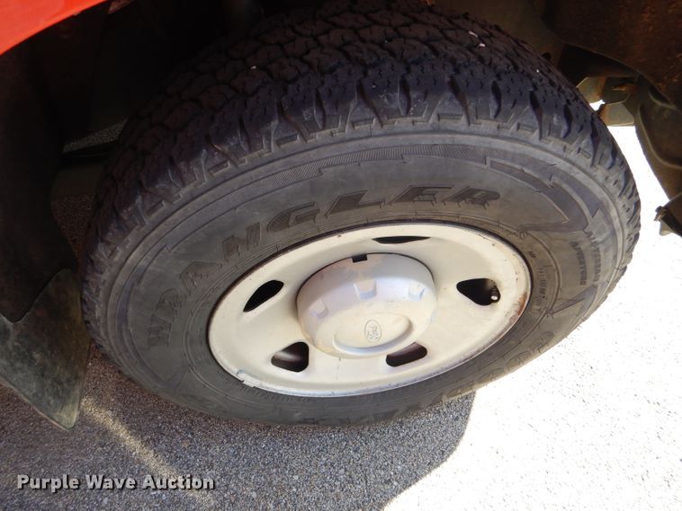 image for item DE4406 2008 Ford F250 Super Duty utility bed pickup truck