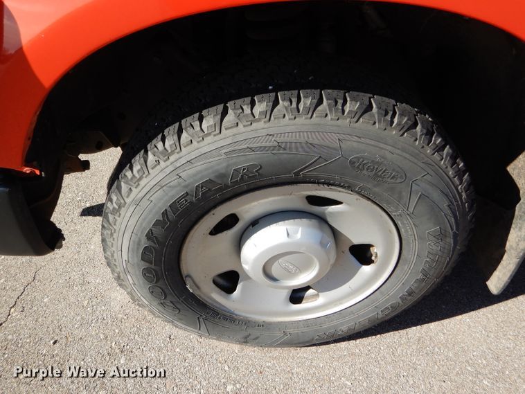 image for item DE4406 2008 Ford F250 Super Duty utility bed pickup truck