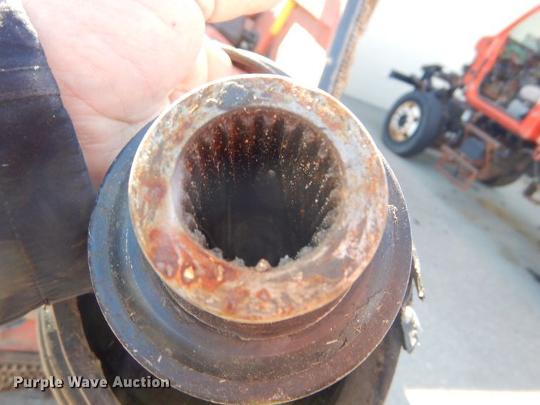 image for item DE4409 2009 Rhino FR15 bat wing rotary mower