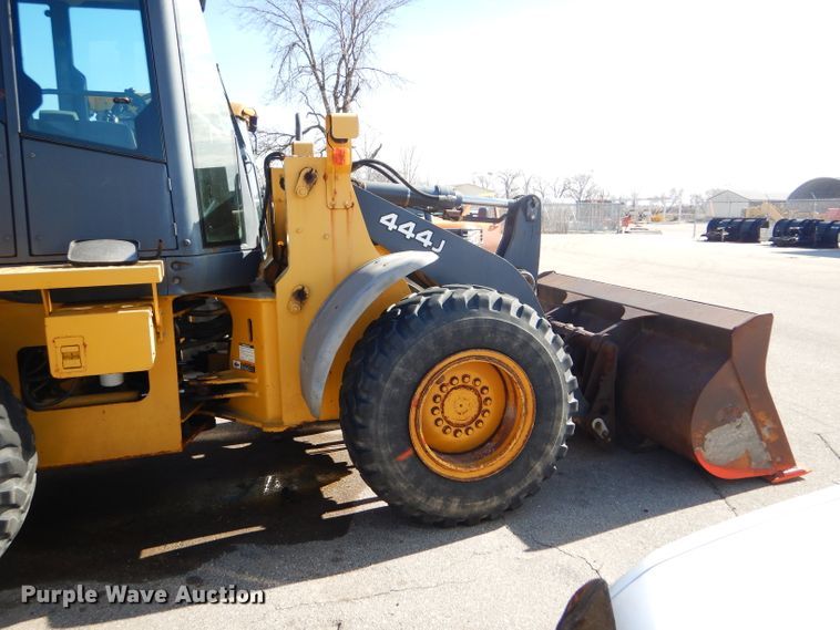 image for item DE4410 2005 John Deere 444J wheel loader