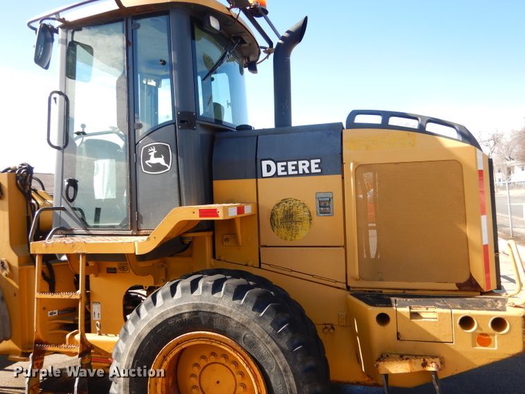 image for item DE4410 2005 John Deere 444J wheel loader