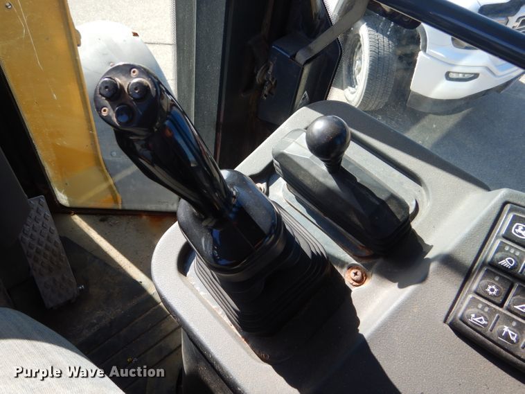 image for item DE4410 2005 John Deere 444J wheel loader