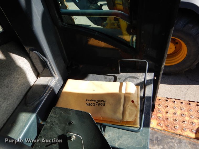 image for item DE4410 2005 John Deere 444J wheel loader