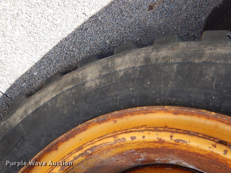 image for item DE4410 2005 John Deere 444J wheel loader