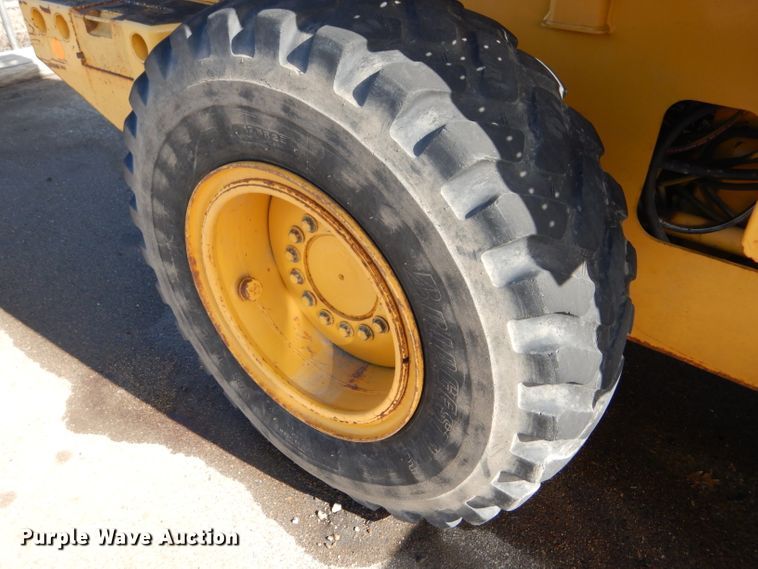 image for item DE4410 2005 John Deere 444J wheel loader