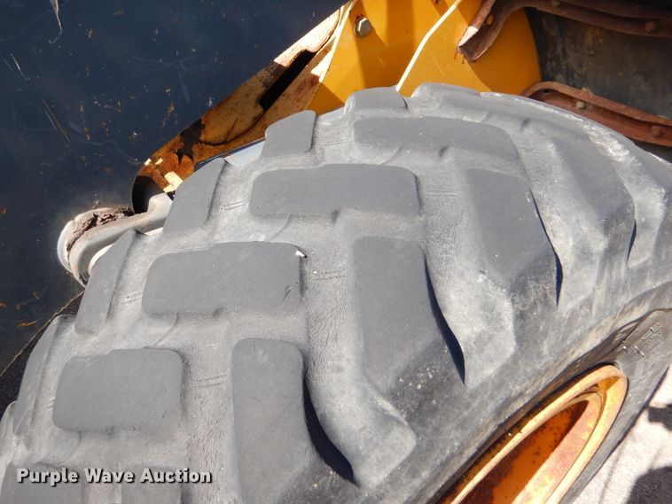 image for item DE4410 2005 John Deere 444J wheel loader