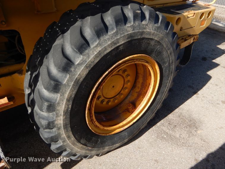 image for item DE4410 2005 John Deere 444J wheel loader