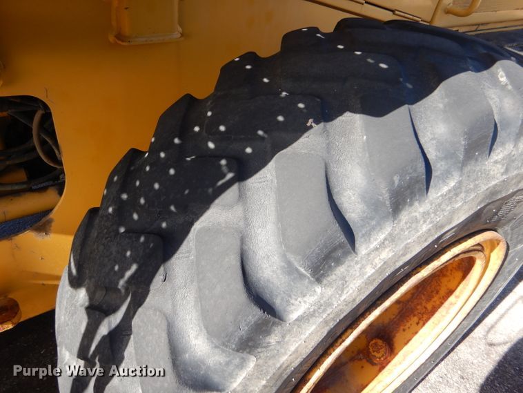 image for item DE4410 2005 John Deere 444J wheel loader