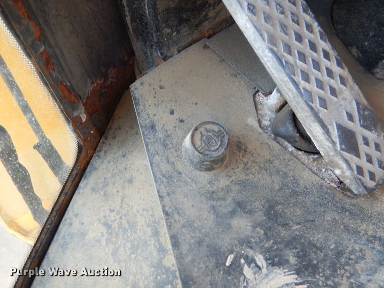 image for item DE4410 2005 John Deere 444J wheel loader