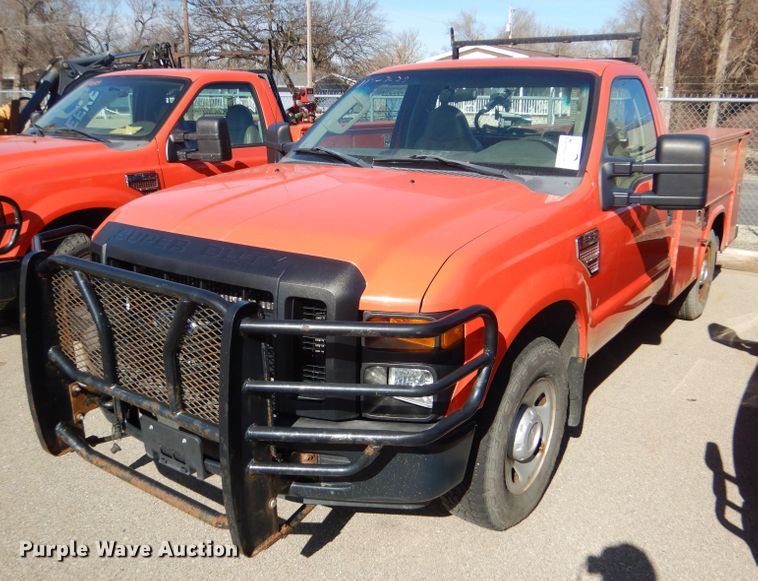 image for item DE4411 2008 Ford F250 Super Duty utility bed pickup truck