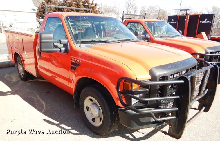 image for item DE4411 2008 Ford F250 Super Duty utility bed pickup truck