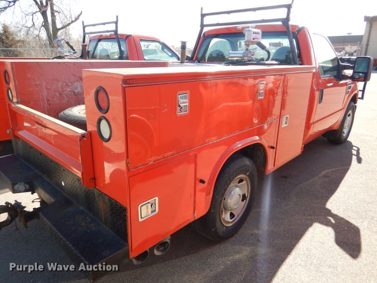 image for item DE4411 2008 Ford F250 Super Duty utility bed pickup truck