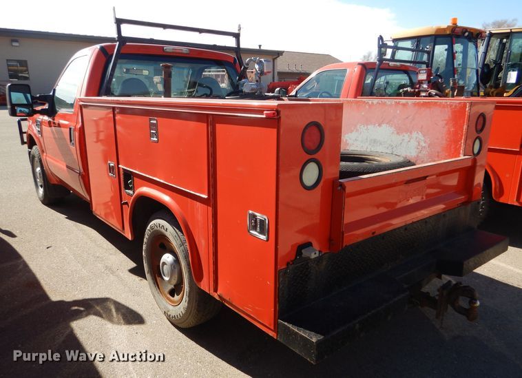 image for item DE4411 2008 Ford F250 Super Duty utility bed pickup truck
